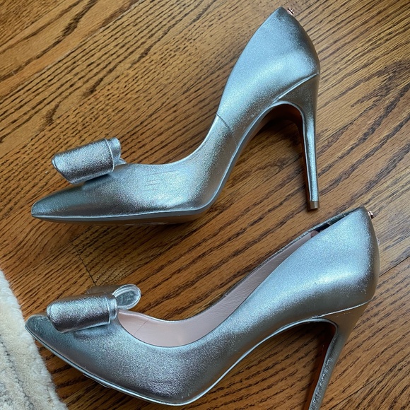 Ted Baker London Heels Silver Bow in size 38 - Picture 4 of 5